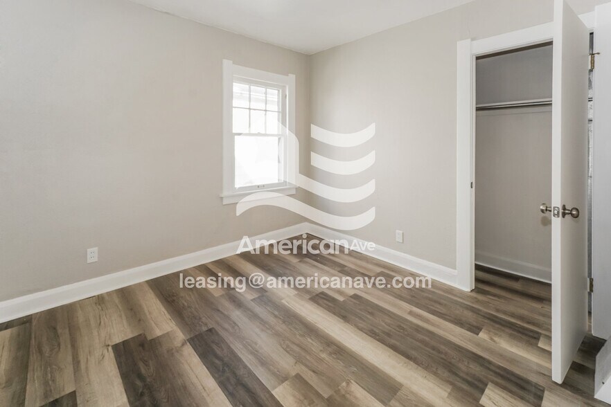 Building Photo - 1930 Loxley Rd