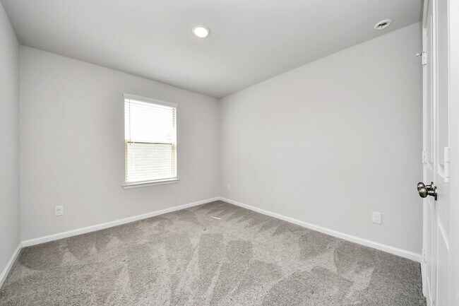 Building Photo - 16489 Moss Ln