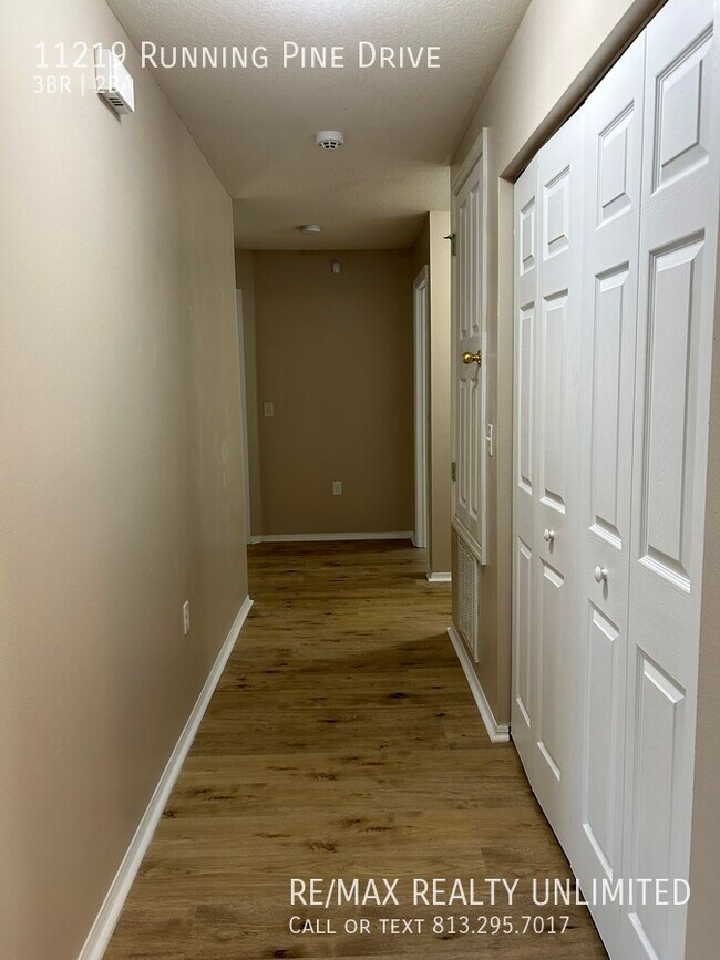 Building Photo - 11219 Running Pine Dr