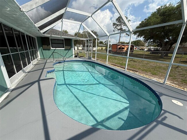 Building Photo - 1001 S Wapello St