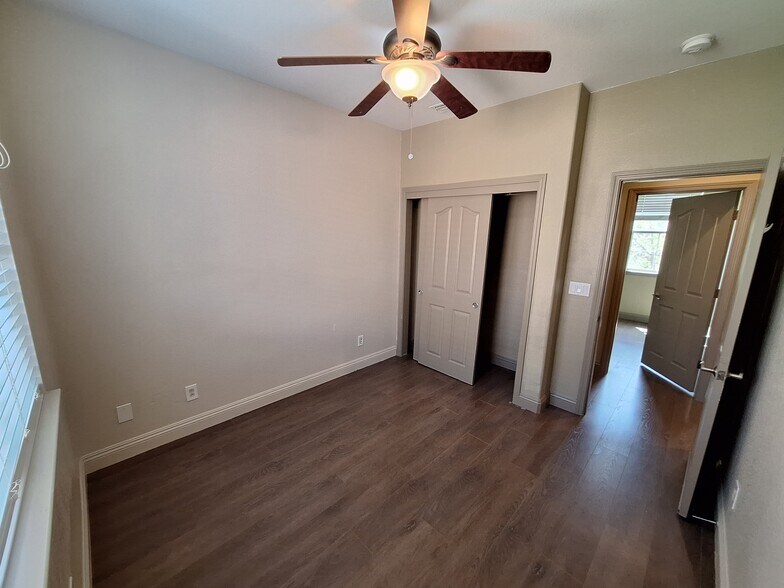 Building Photo - 5424 Knotty Pine Way