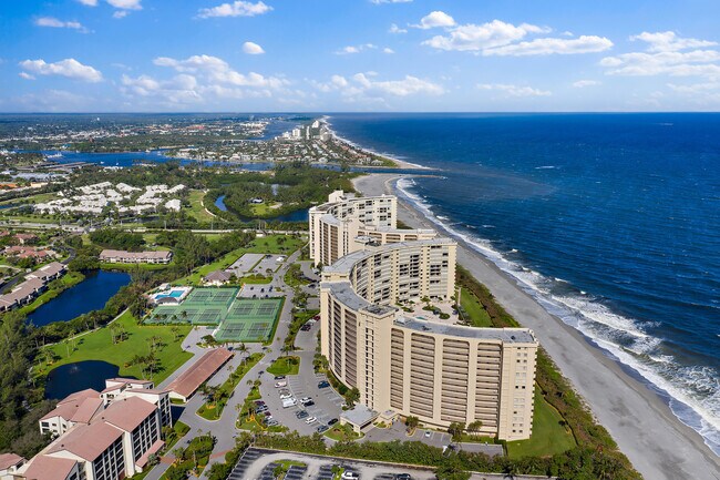 Building Photo - 300 Ocean Trail Way