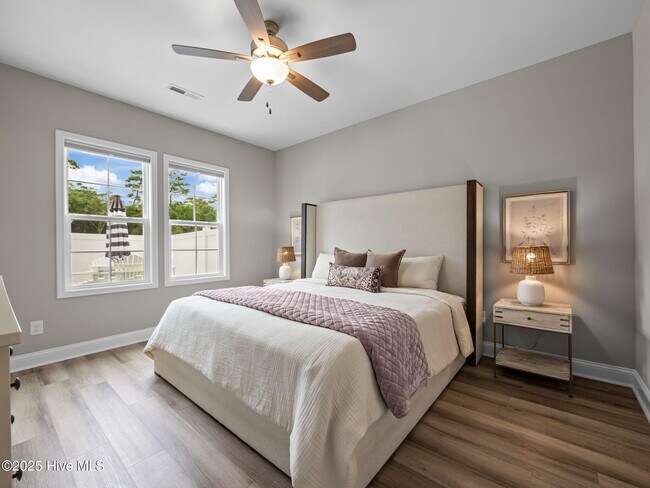 Building Photo - 150 Coastline Cir