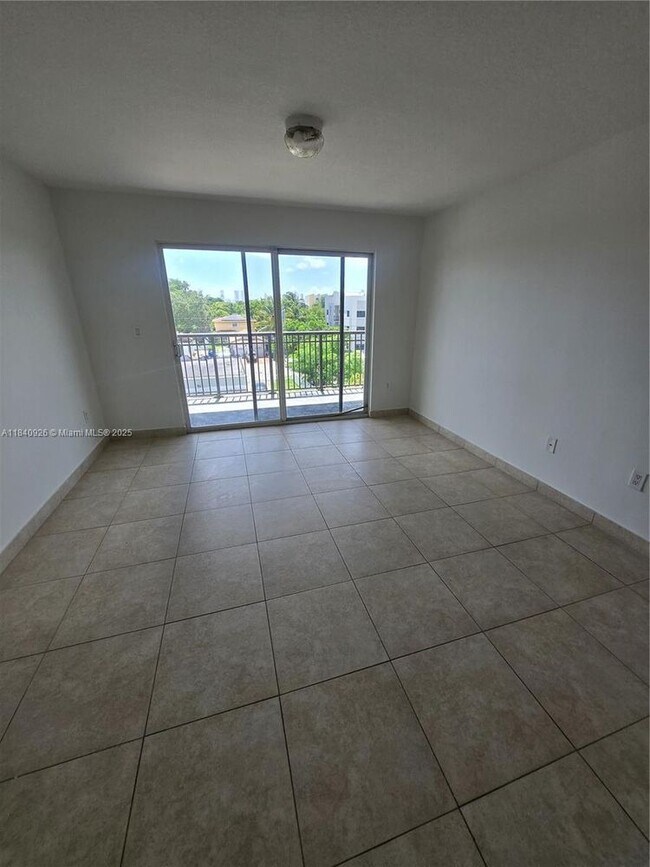 Building Photo - 2647 NW 25th Ave
