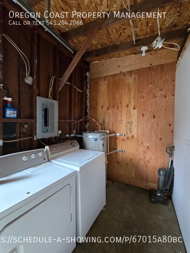 Building Photo - 1870 SE 3rd St