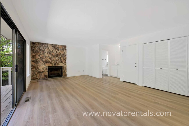 Building Photo - 32 Spinosa Way