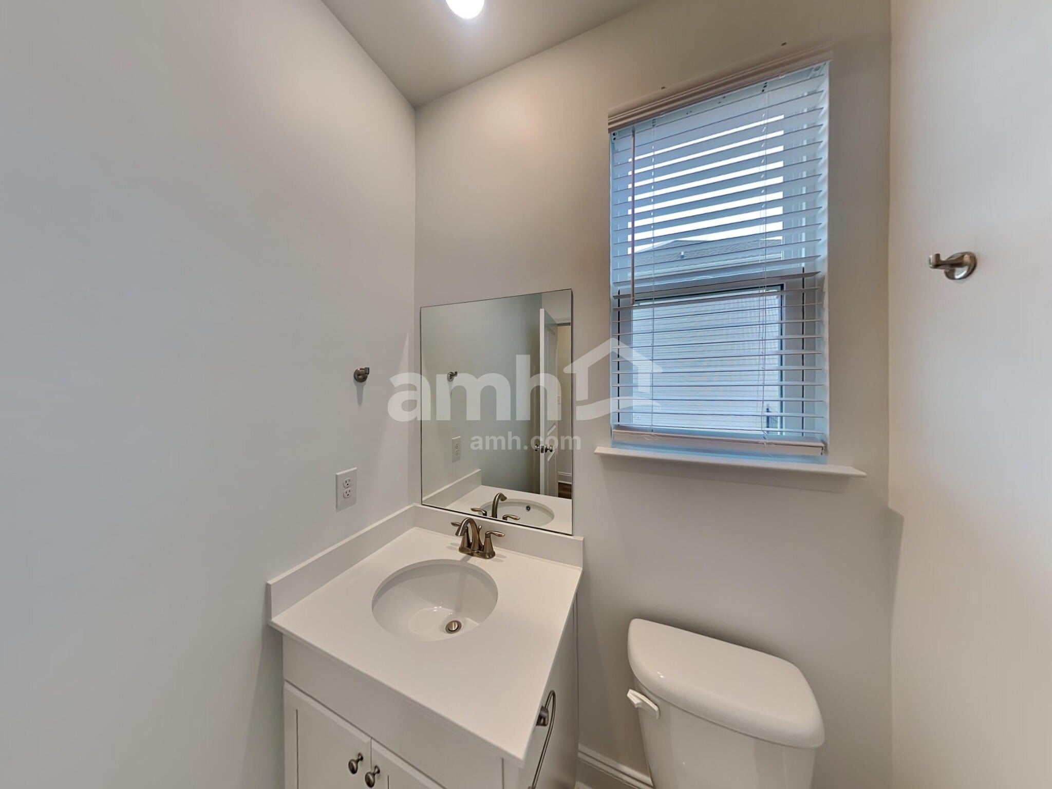 Building Photo - 6011 Rosemore Ln