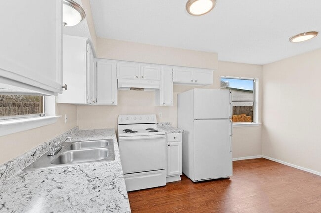 Building Photo - 8412 Garcreek Cir