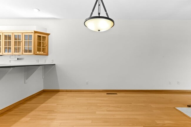 Building Photo - 6143 S Virginia Ave