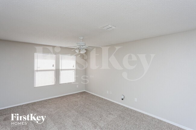 Building Photo - 8709 Saddle Ridge Cir