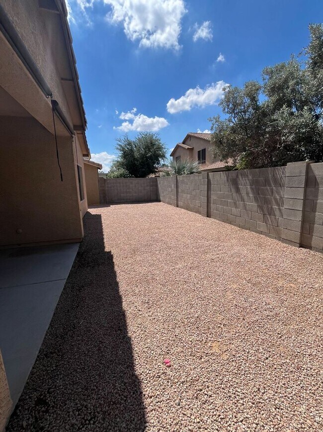 Building Photo - Desirable Chandler Location!