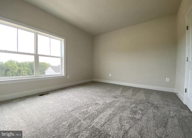 Building Photo - 136 Bleeker Pl