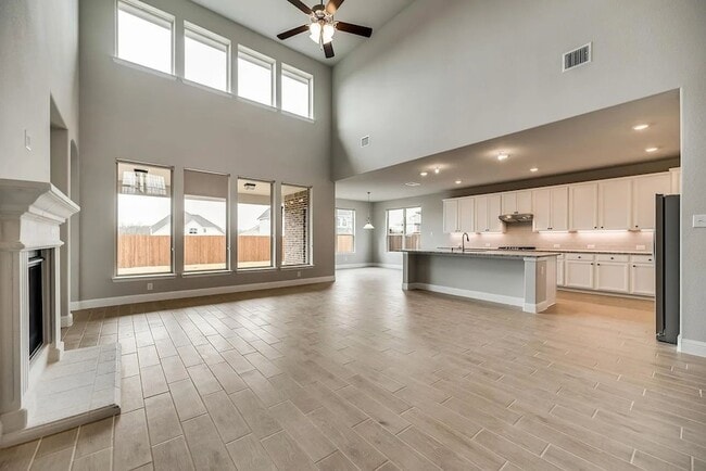 Building Photo - 412 Winding Creek Ln