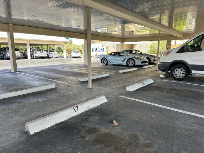 Building Photo - 501 Lake Shore Dr