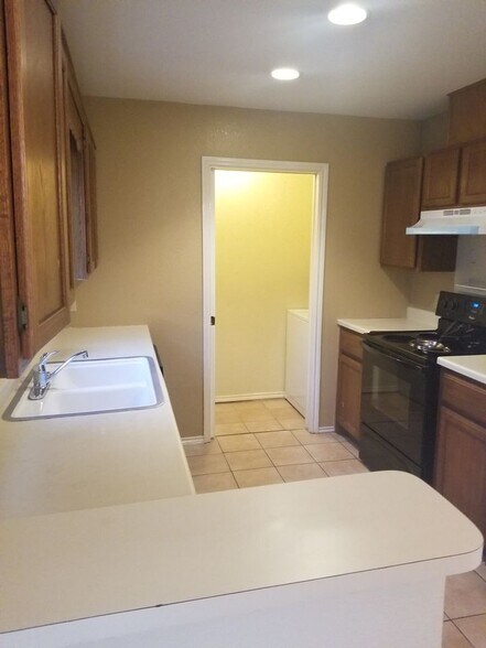 Building Photo - 5401 N 15th St