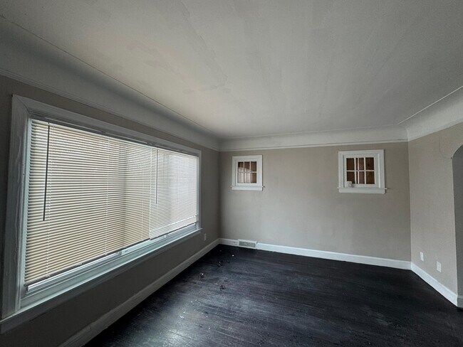 Building Photo - 14161 Montrose St