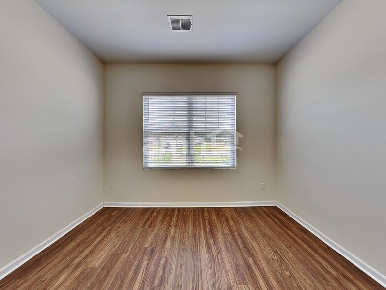 Building Photo - 150 Orion Way