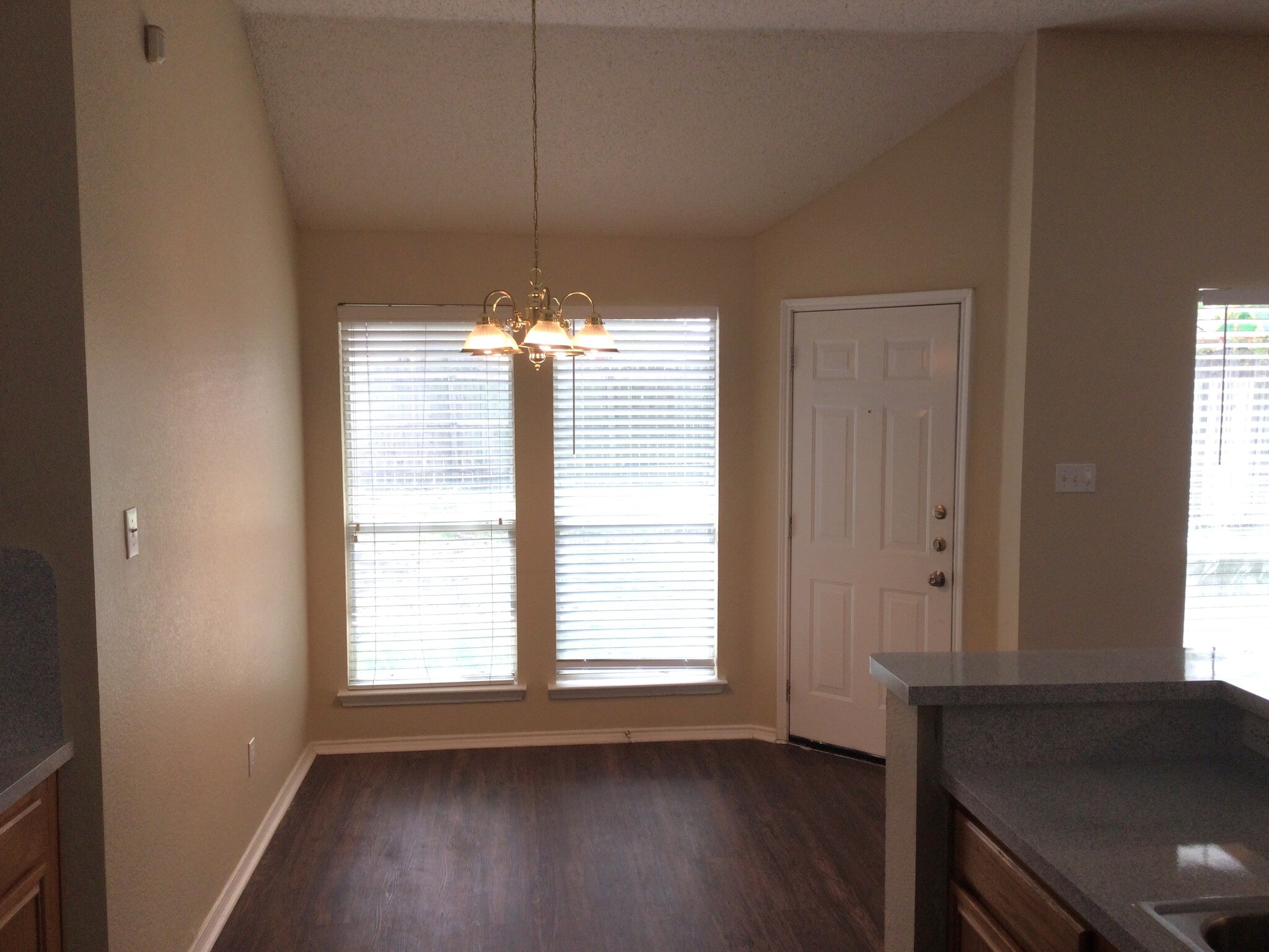 Building Photo - 223 Dartmouth Dr