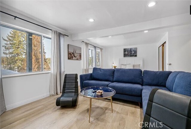 Building Photo - 805 Cove Dr