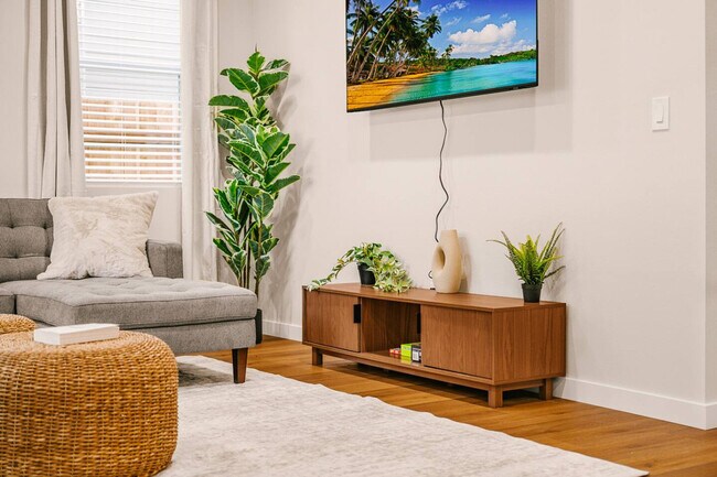 Building Photo - 3202 NW Division St