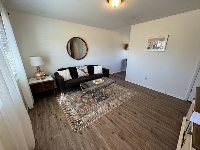 Building Photo - 7370 Utica St