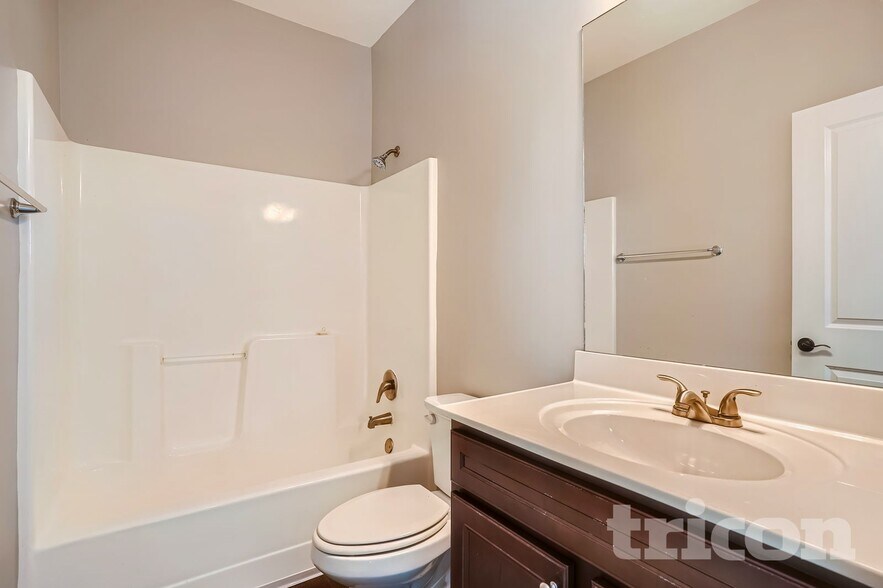 Building Photo - 1893 Skybrooke Ln