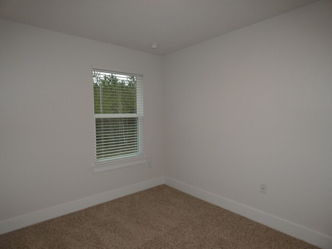 Building Photo - Beautiful New Townhome in Admiral's Quarters