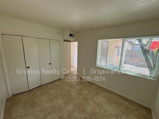 Building Photo - 2415 N Geronimo Ave