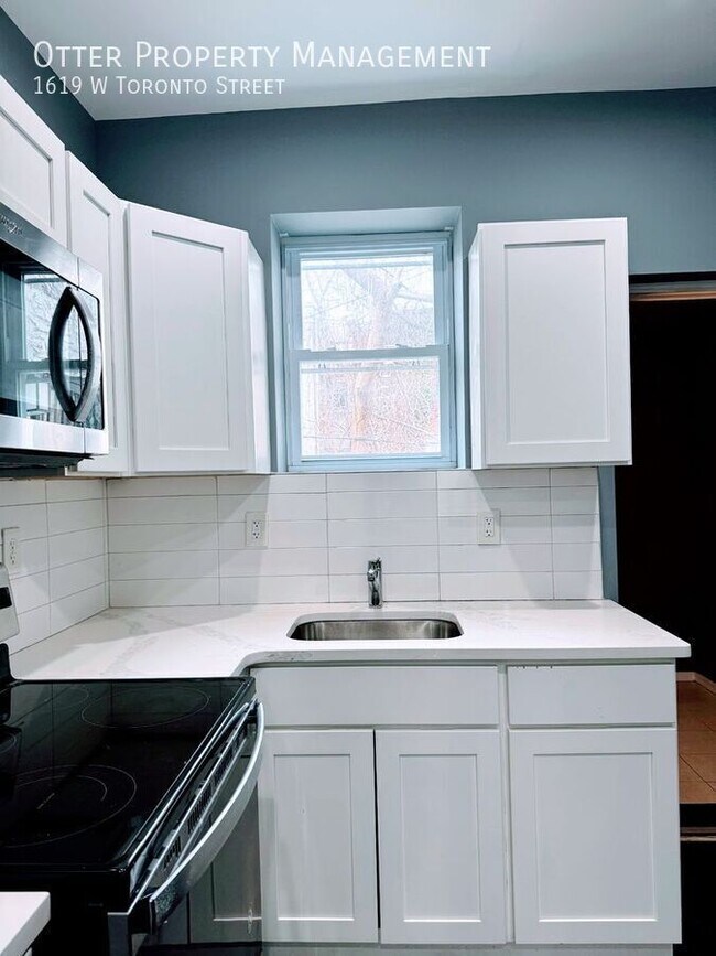 Building Photo - 1619 W Toronto St