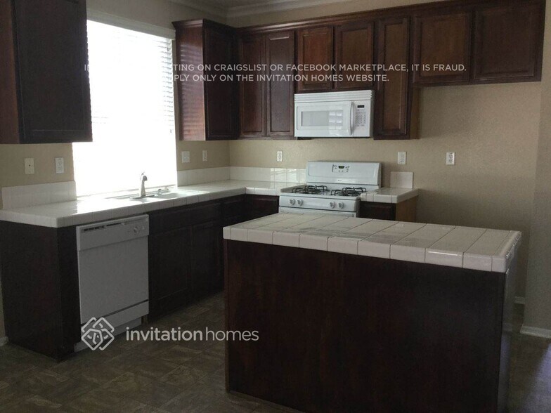 Building Photo - 35786 Ruby Ct