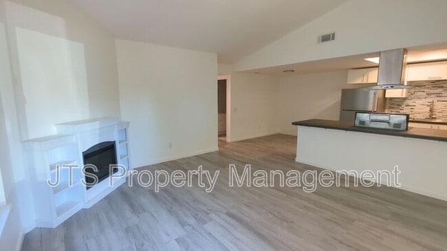 Building Photo - 10402 S White Rock Rd