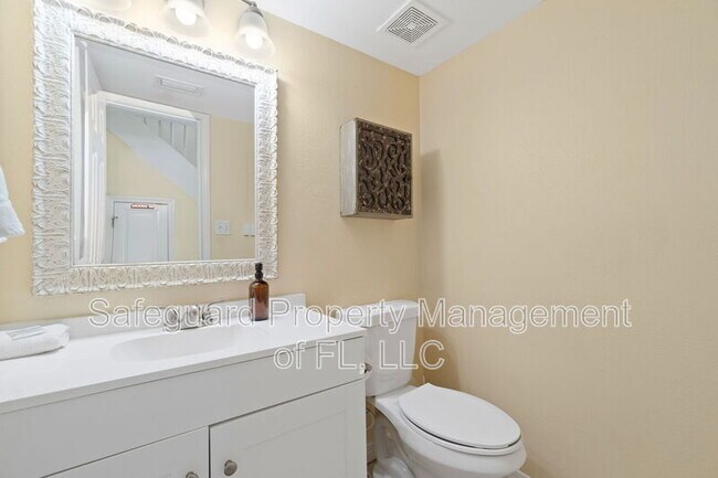 Building Photo - 1500 Via De Luna Dr