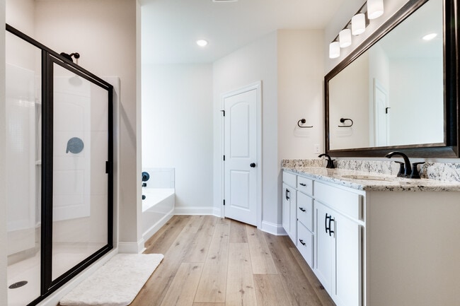 Building Photo - 104 Claystone Rd