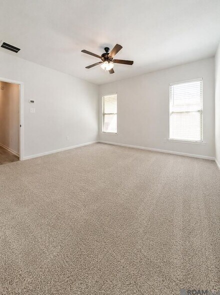 Building Photo - 13783 Fig Dr