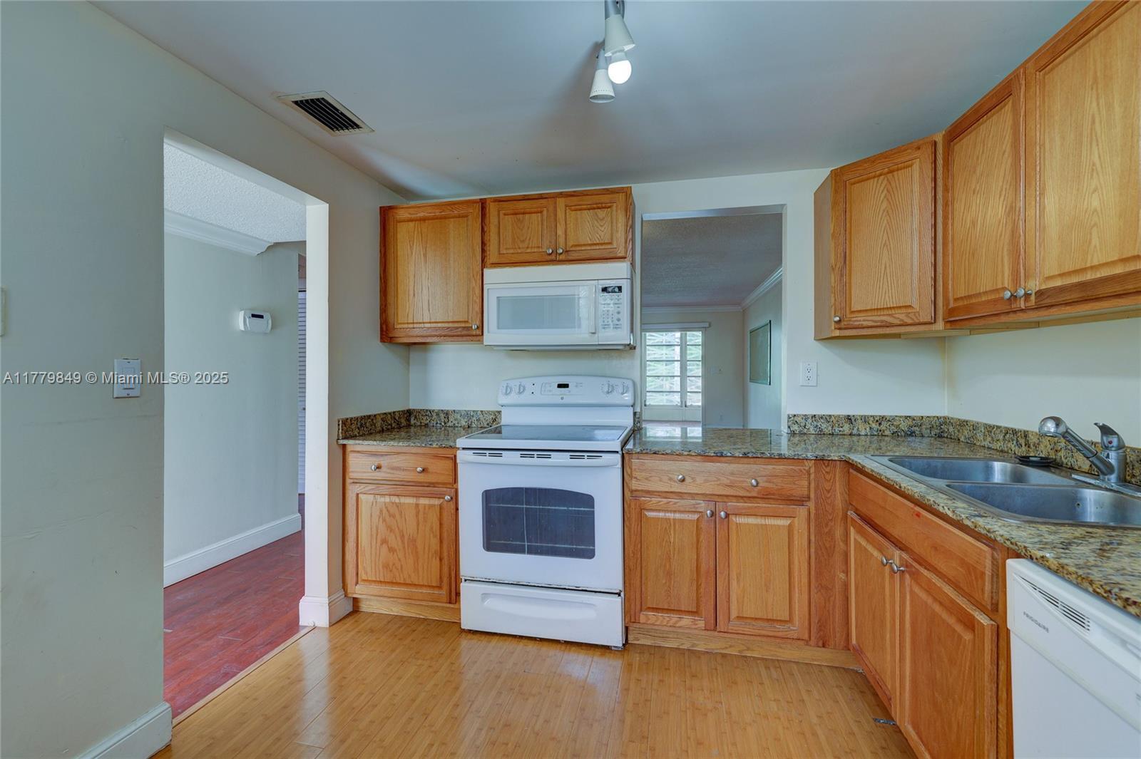 Building Photo - 8141 SW 24th Ct