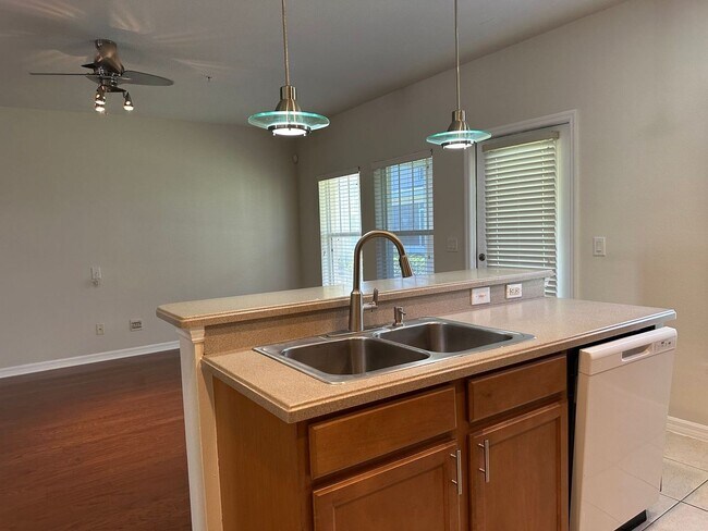 Building Photo - Three Bedroom Townhome at Cypress Lakes in Kissimmee