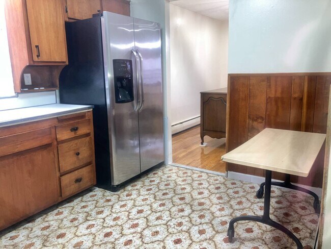 Building Photo - 973 E 85th St