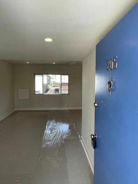 Building Photo - 229 Bicknell Ave