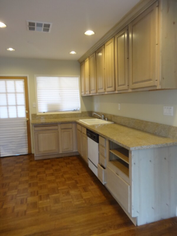 Building Photo - 17565 Bullock St