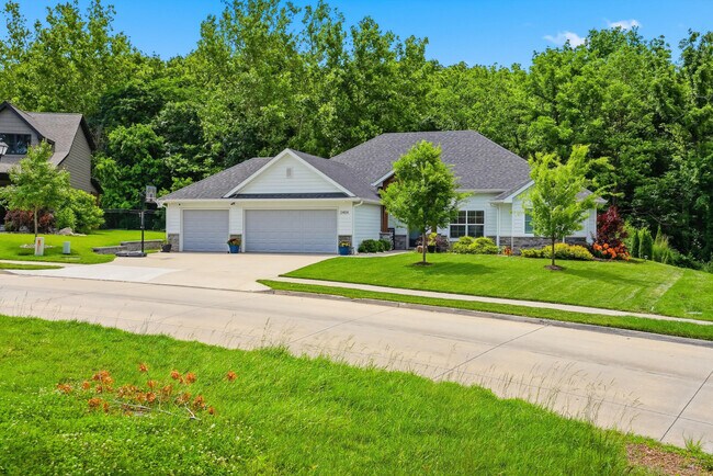 Building Photo - 2404 Baxley Dr