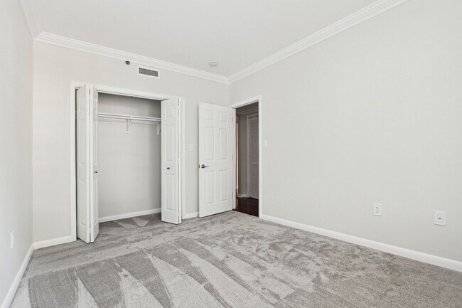 Building Photo - Logan Circle! Available Now! High End // 2...