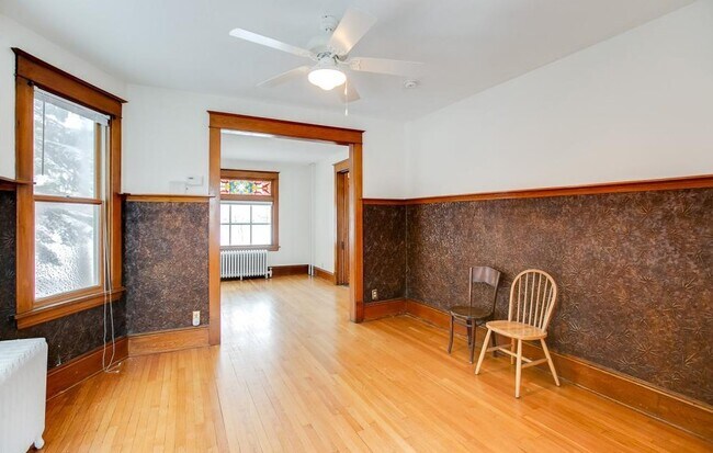 Building Photo - 807 Snelling Ave N