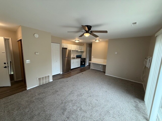 Building Photo - 6652-6666-6666 Rita Dr