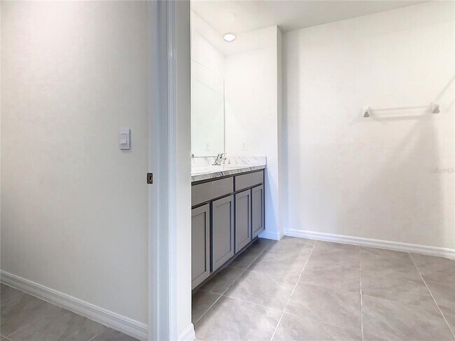 Building Photo - 16506 Mosaic Oar Dr