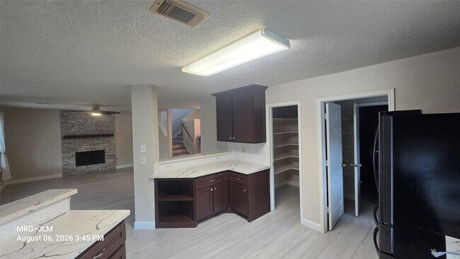 Building Photo - 7239 Foxbrook Dr