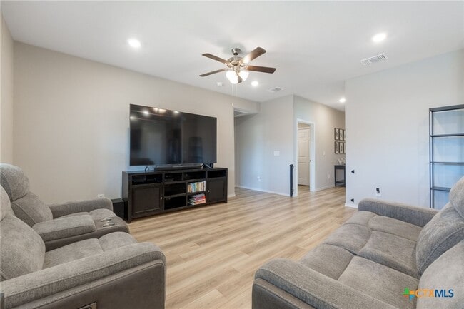 Building Photo - 2305 Merganser Dr