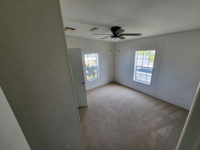 Building Photo - 182 Oleander St