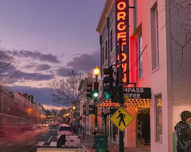 Building Photo - Georgetown Style with Garage PARKING