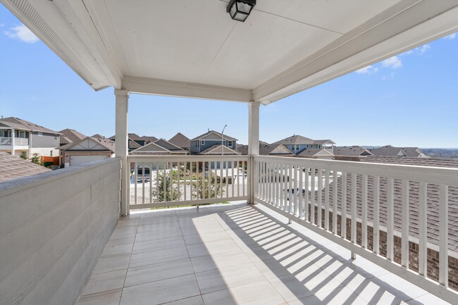 Building Photo - 466 Spinnaker Loop