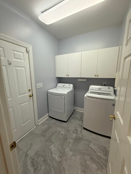 Building Photo - 2208 Anchoridge Ave